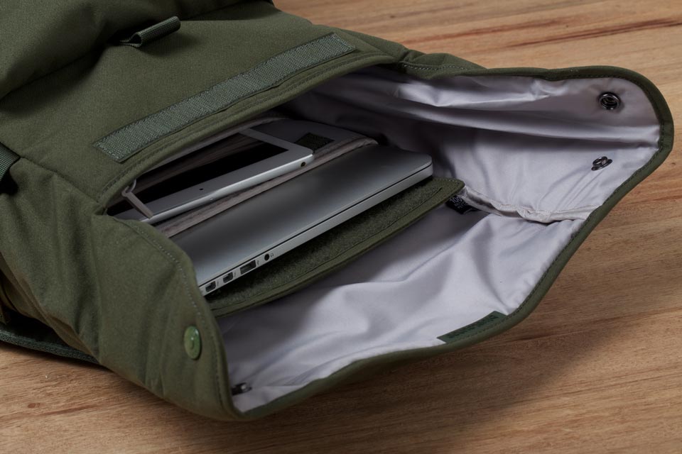 tas laptop bluelounge