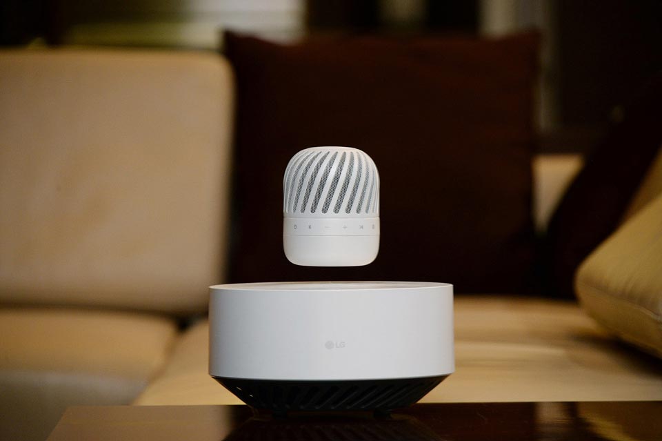 wireless speaker LG melayang