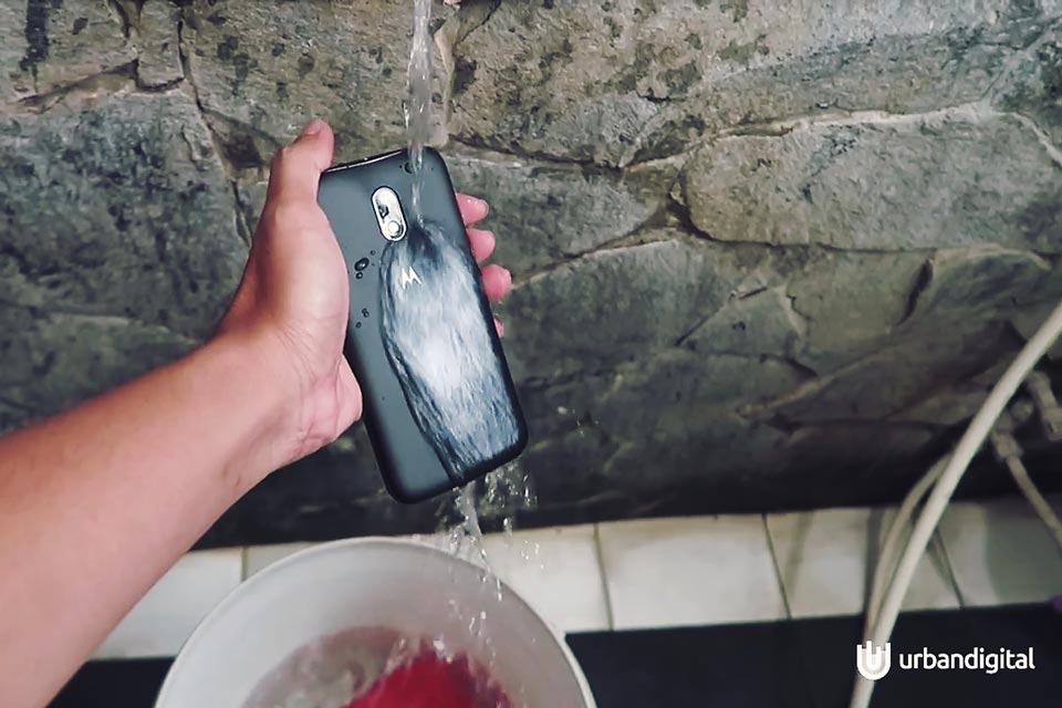 handphone anti air