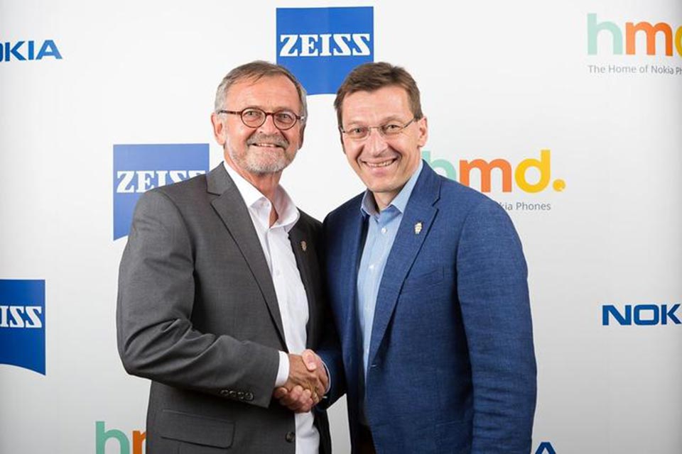 kerjasama lensa zeiss nokia