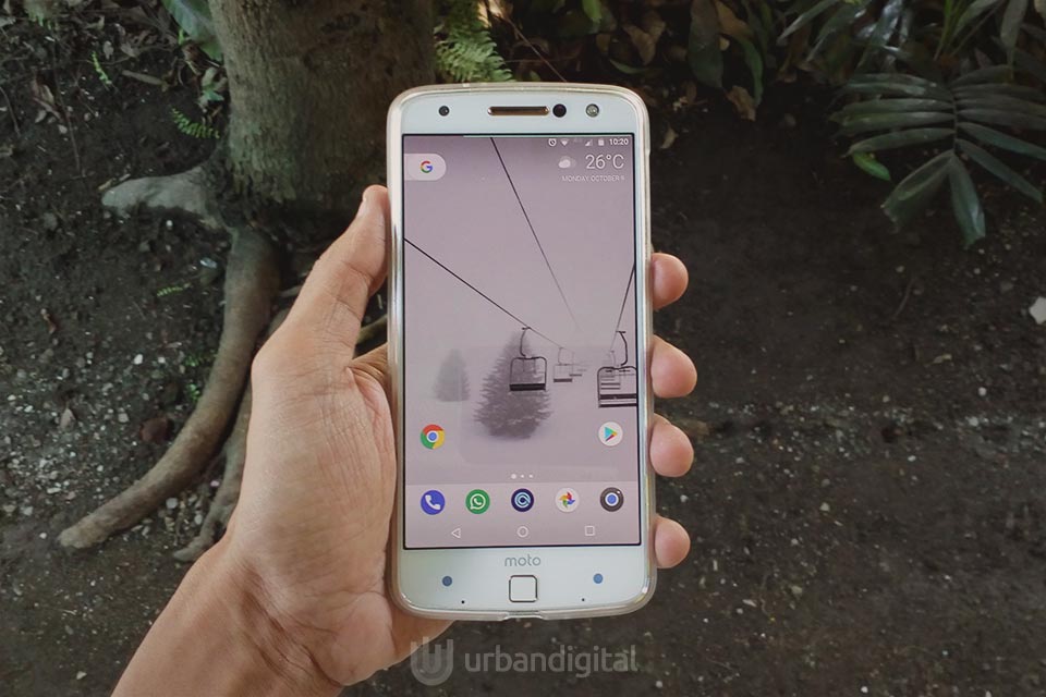 tampilan google pixel handphone android