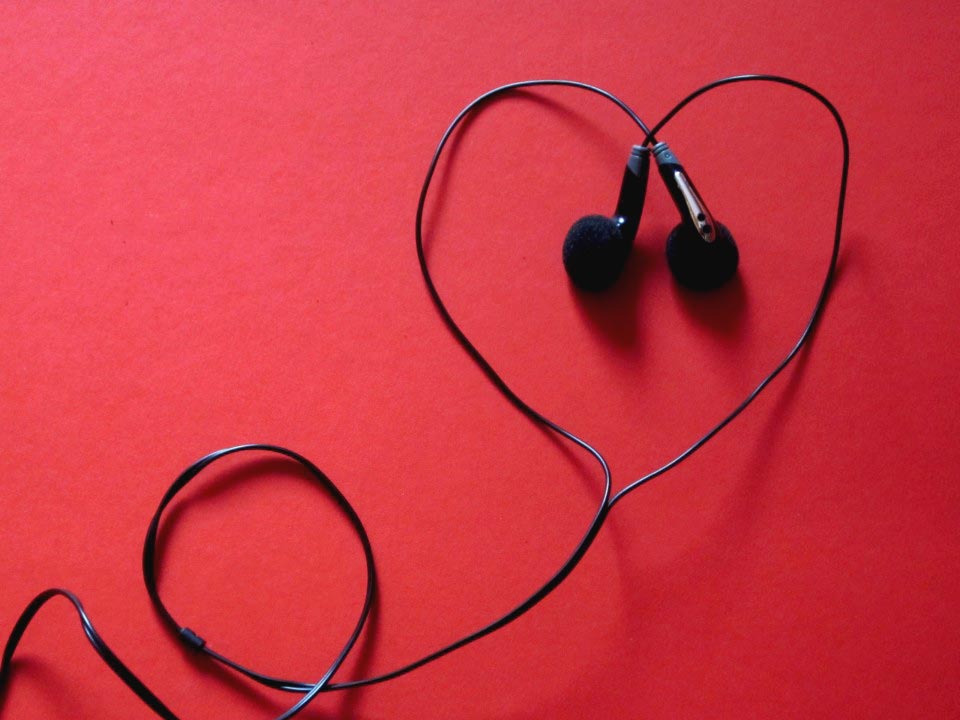 dengar lagu romantis