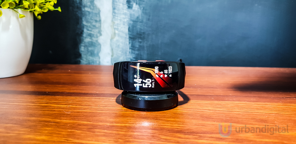Review Samsung Gear Fit2 Pro 2 of 7