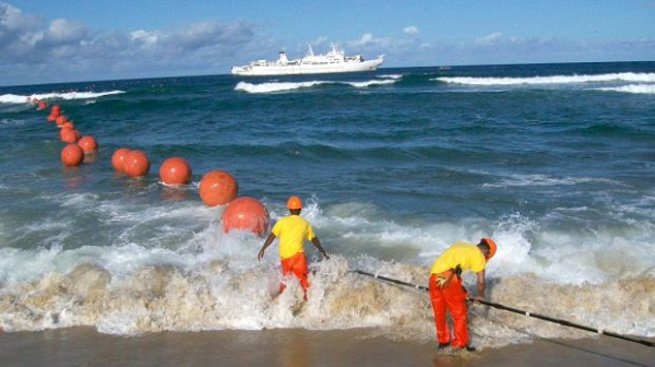 Microsoft Tenggelamkan Kabel dan Pusat Data Di Bawah Laut