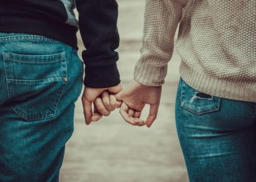 adegan romantis