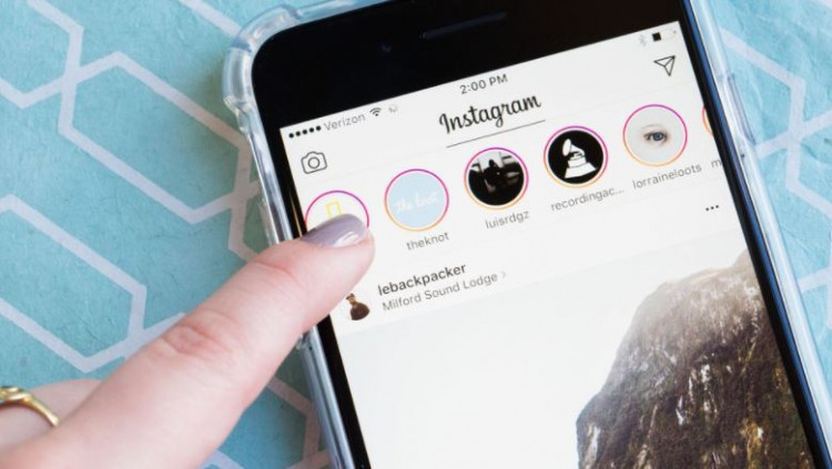 Hobi Kepoin Insta Story Orang? Ini Dia Tips Agar Identitasmu Tak Ketahuan