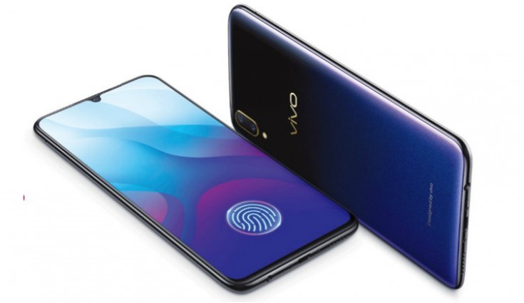 Menggunakan Layar AMOLED  dan dibekali dengan baterai 3.700mAh
