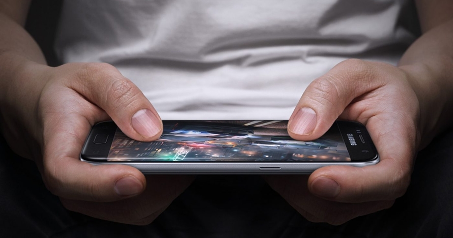 5 Tips Hemat Baterai Saat Main Game