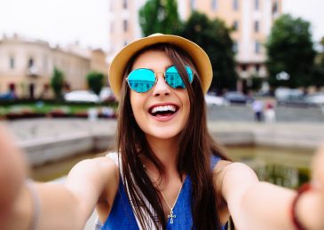5 Smartphone Samsung ini Punya Fitur Front Flash, Pas Banget Buat Selfie