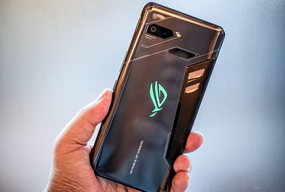 Asus Dikabarkan Gandeng Tencent Kerjakan ROG Phone Terbaru