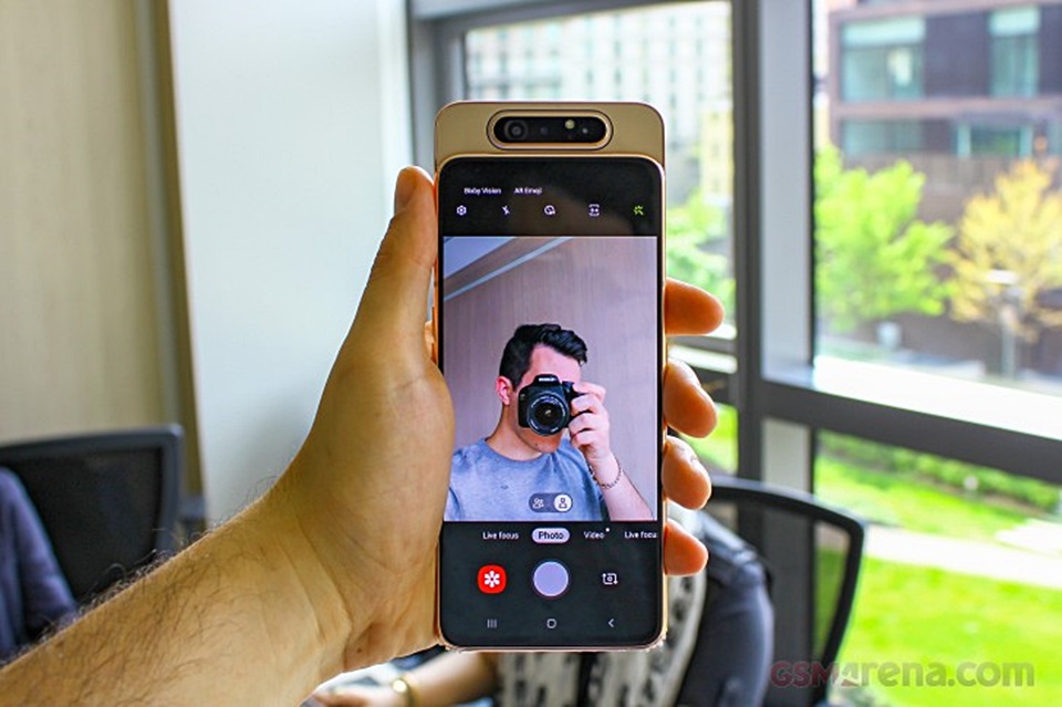 Samsung Galaxy A80 Tampil dengan Full Screen dan Kamera Berputar