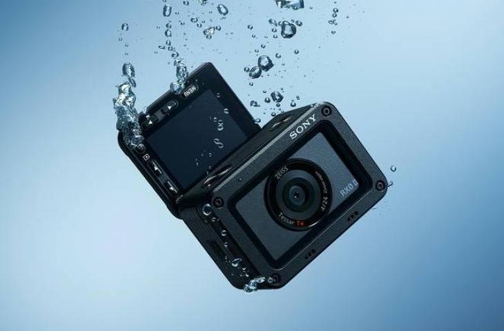 Kamera Sony RX0 II Hadir dengan Desain Minimalis untuk Vlogger
