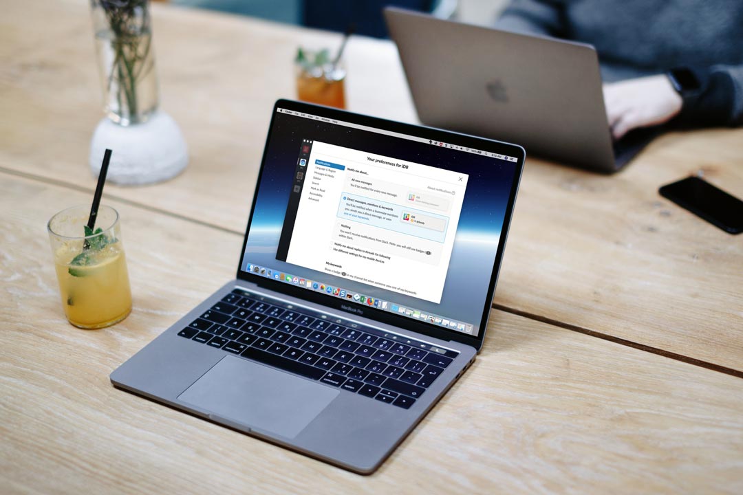 aplikasi chatting organisasi slack