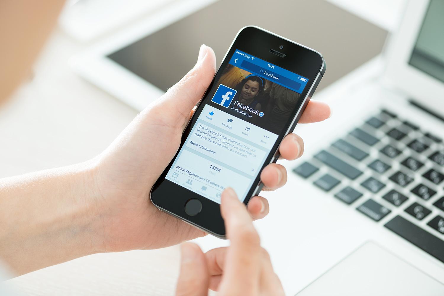 Cara Hapus Semua Foto di Facebook Secara Permanen