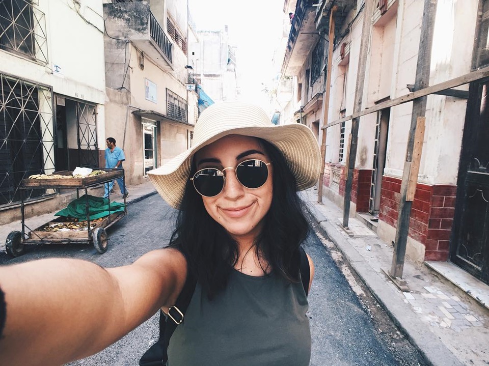 PARAH! Cewek Ini Rela Dikejar Hutang Agar Tampil Sempurna di Instagram