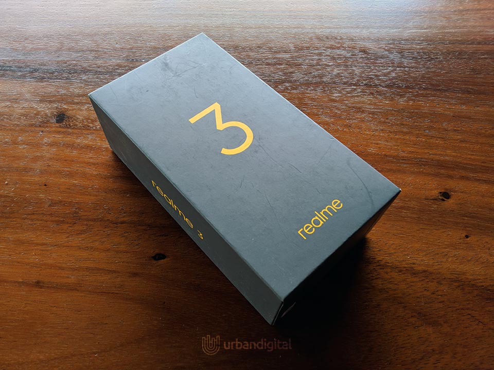 realme 3 box