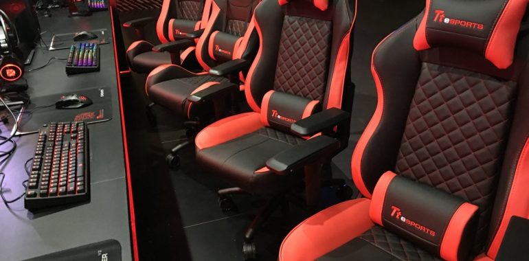 10 Tt eSPORTS GT FIT COMFORT series professional gaming chairs are available for user experience