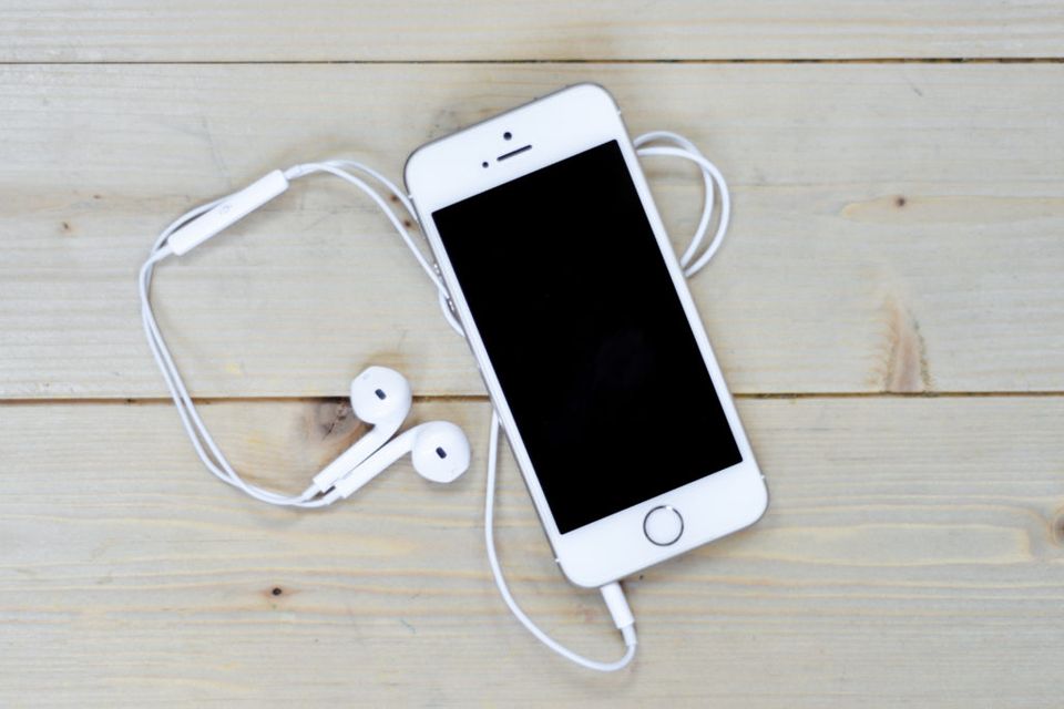 Solusi Alternatif Penggunaan Headphone di iPhone Terbaru