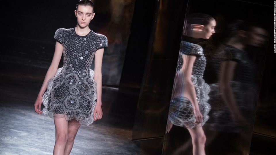 Mengenal Beberapa Item Fashion Berteknologi Canggih di Dunia