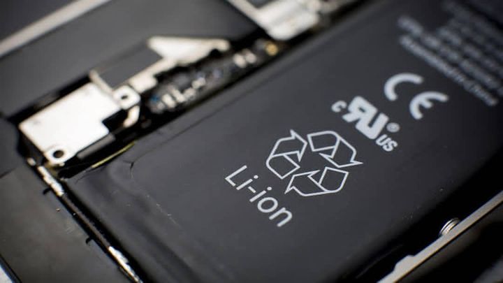 Cara Mudah Mengatasi Batu Baterai Smartphone yang Bocor