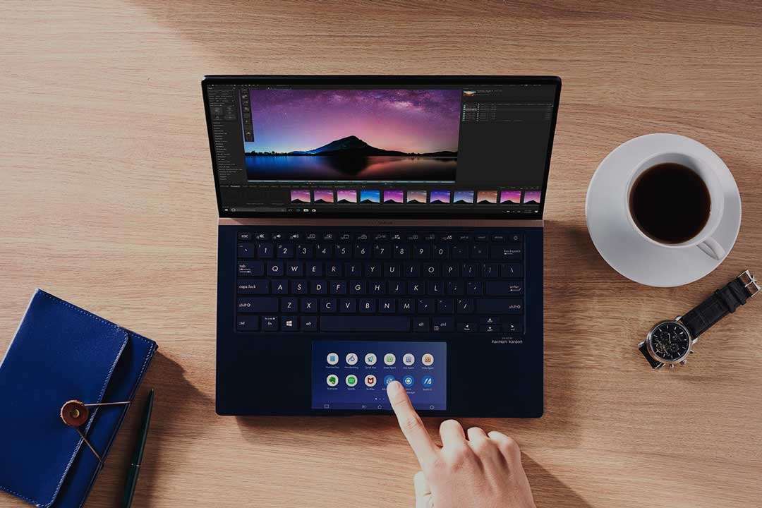 Laptop ASUS ZenBook 2019 Baru Memakai ScreenPad 2.0
