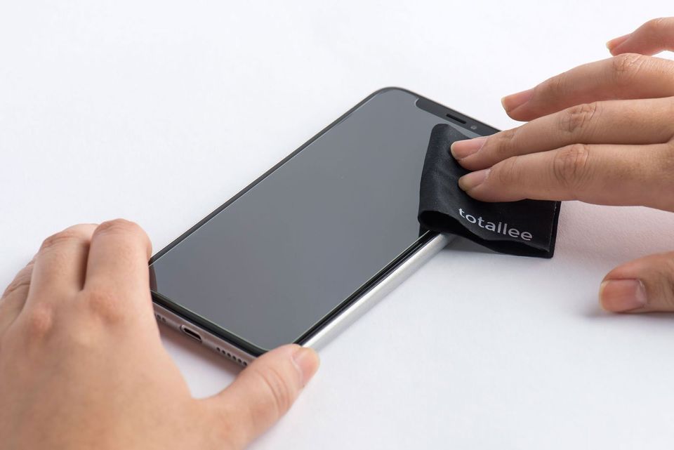 Cara Mudah Memasang Tempered glass dengan Benar