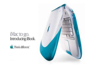 Steve Jobs Memperkenalkan iBook Pertama