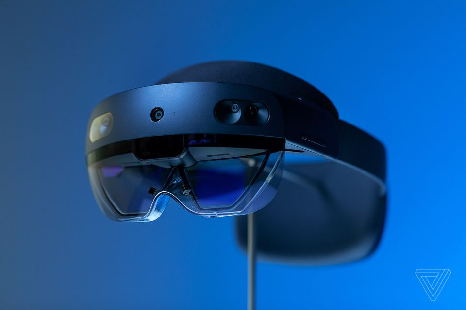 Microsoft Resmi Konfirmasi Waktu Rilis Headset HoloLens 2