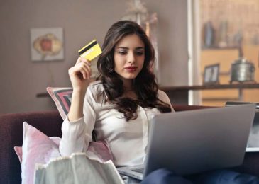 melakukan jual beli online