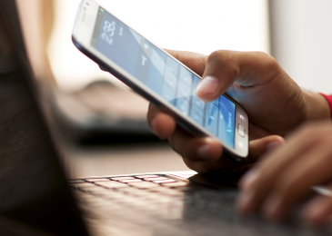 Cara Mudah Mengatasi Layar Smartphone Android yang Macet