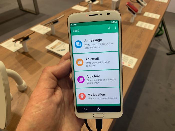 Doro 8080 – Smathphone High-End yang Cocok untuk Lansia