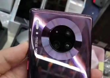 Foto Hands-on Huawei Mate 30 Pro dengan Dua Kamera 40MP