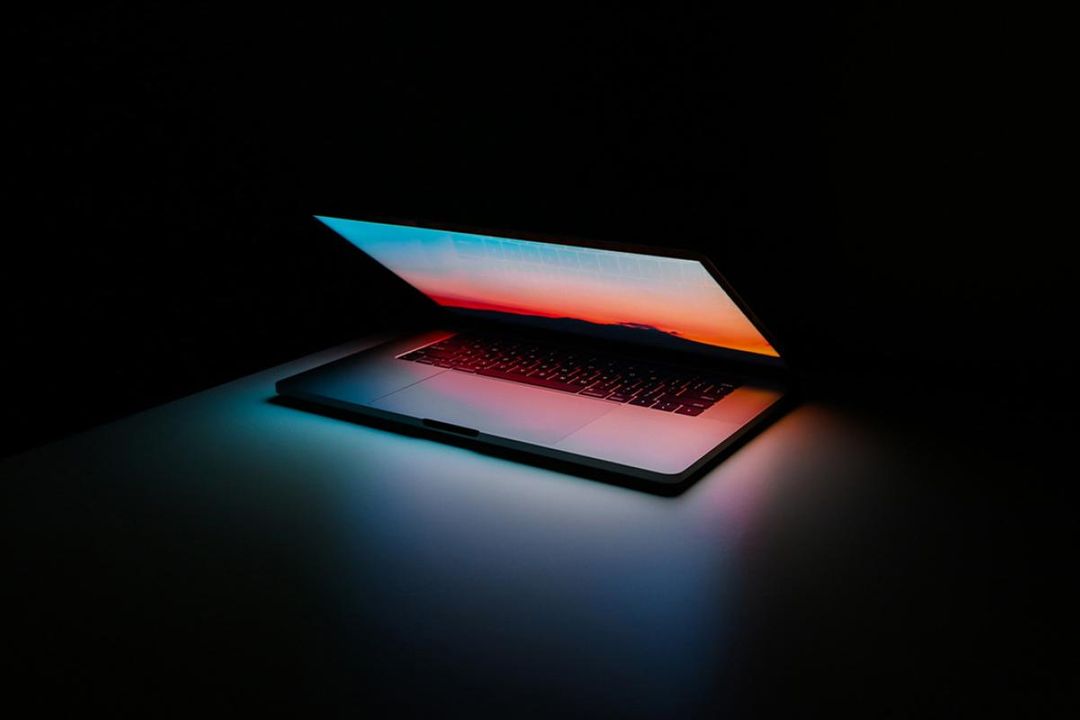 RUMOR! MacBook Pro 16-inci Akan Punya Touch Bar Berbeda
