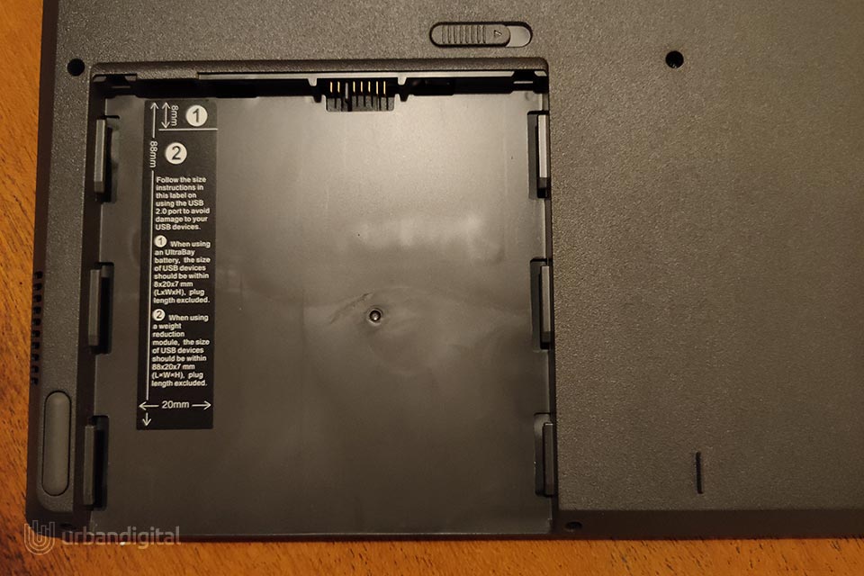 slot tersembunyi laptop lenovo v330 14arr ryzen 3 utama