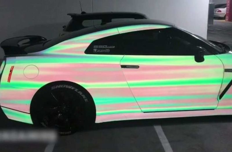 RUMOR! Jaguar Land Rover Akan Gunakan Bodywork AMOLED