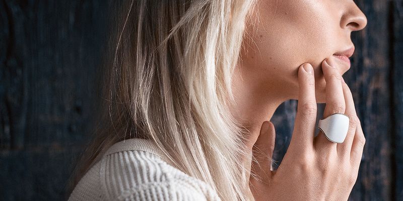 Pilihan Gadget yang Wajib Dibawa untuk Traveler Cewek