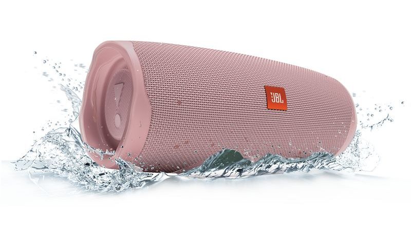 Pilihan Gadget yang Wajib Dibawa untuk Traveler Cewek