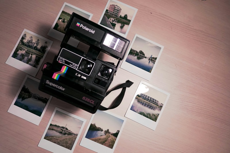 Foto hasil cetak kamera Polaroid