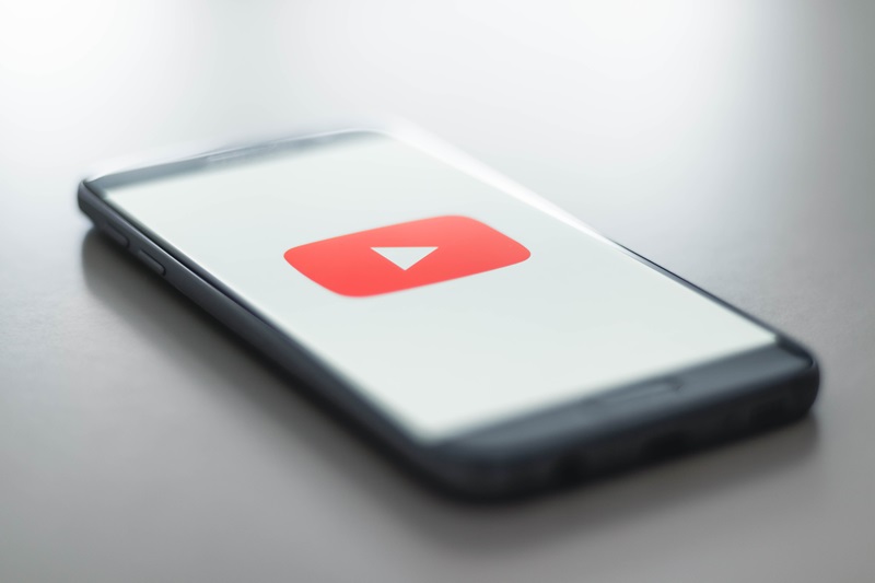 Tentang Kebijakan Batasan Umur Akun YouTube