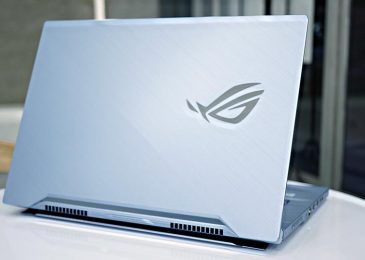 ASUS ROG Zephyrus GX502GW Glacier Blue feat