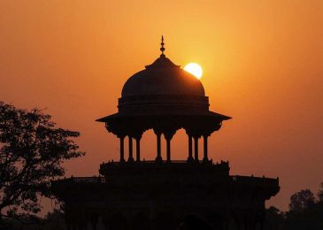 menjelang magrib
