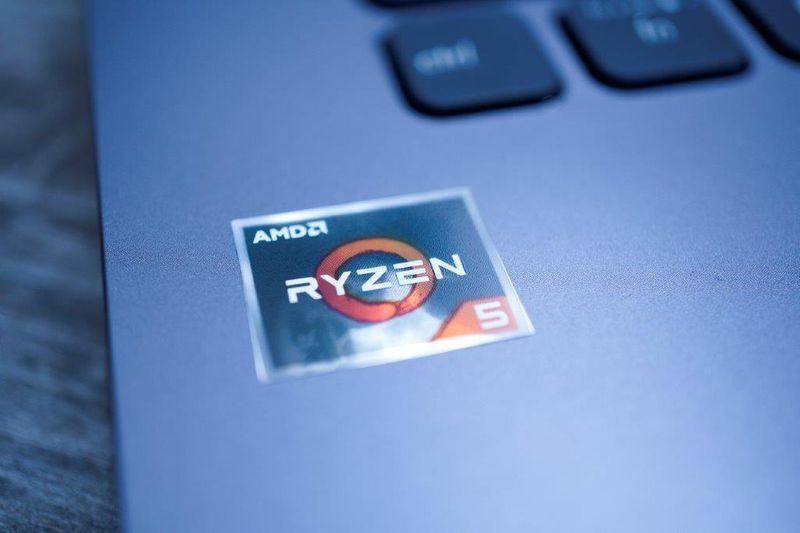 Berbagai Fitur Menarik Laptop ASUS VivoBook M409