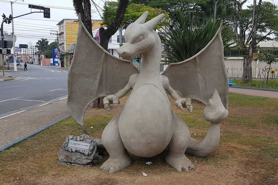 Fenomena Patung Pokemon Yang Muncul Secara Misterius di Brazil