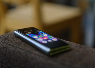 Rumor! Samsung Galaxy Fold Lite Punya Harga Separuh Versi Utama