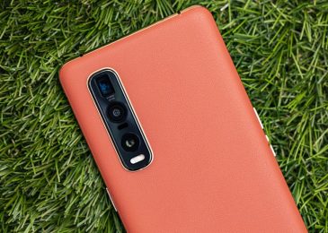 Lagi Asik 'Naenak', Pasangan Asal China Ini Kejepret OPPO Find X2 Pro