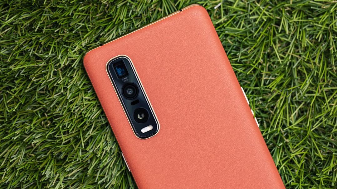 Lagi Asik 'Naenak', Pasangan Asal China Ini Kejepret OPPO Find X2 Pro
