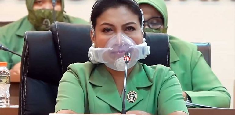 Inilah Masker Canggih Milik Istri KSAD Yang Berharga Puluhan Juta