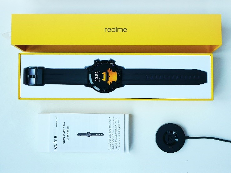 Unboxing realme Watch S Pro 5