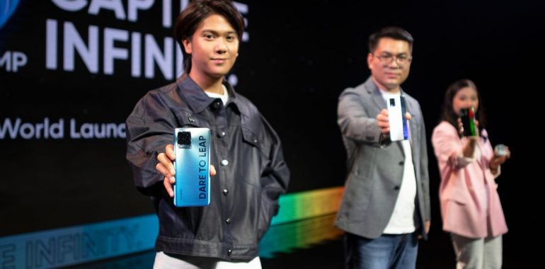 FT IMG Photo Ops realme 8 Series Launch 1