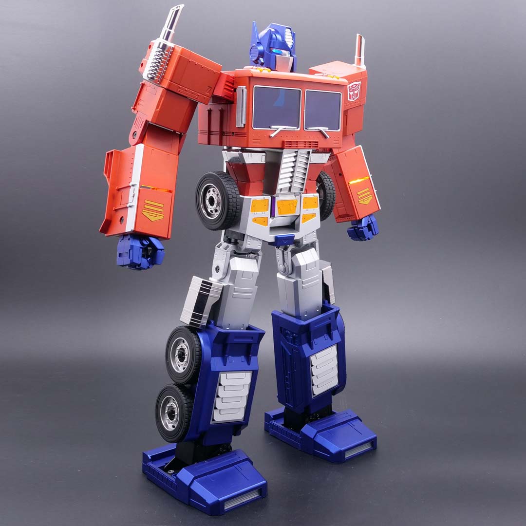 mainan optimus prime bentuk robot depan